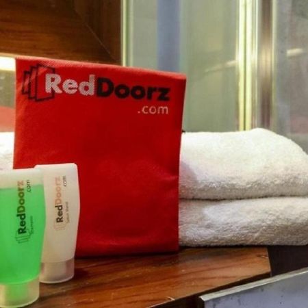 RedDoorz @ Surapati Hotel Bandung Exterior foto