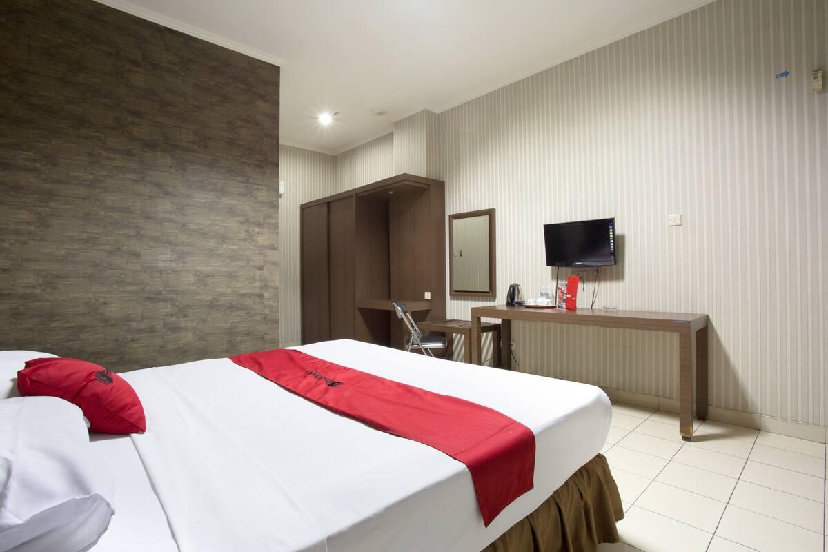 RedDoorz @ Surapati Hotel Bandung Exterior foto