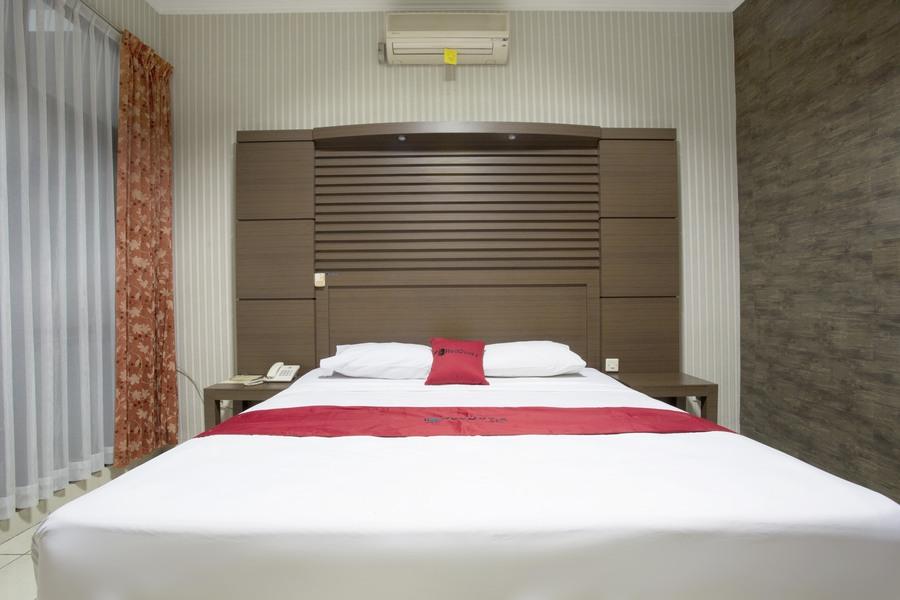RedDoorz @ Surapati Hotel Bandung Exterior foto