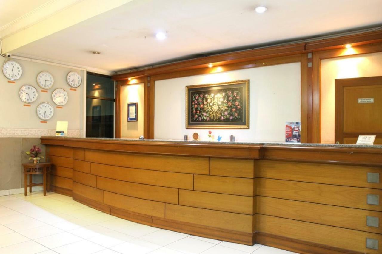 RedDoorz @ Surapati Hotel Bandung Exterior foto